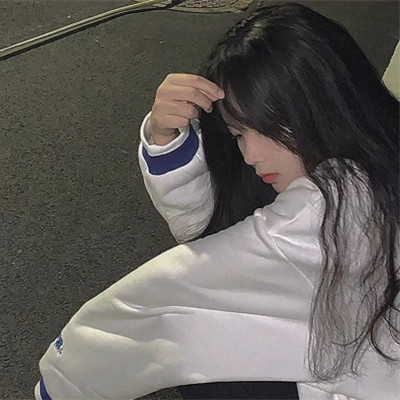 emo女生头像图片