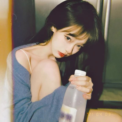 emo女生头像图片
