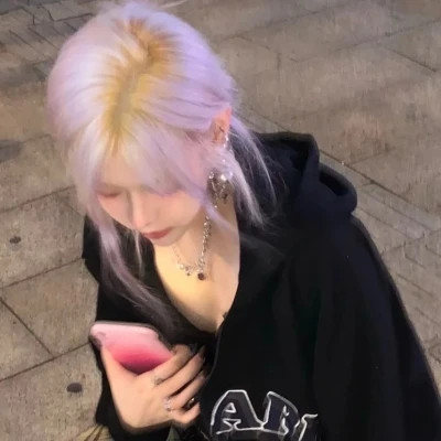 emo女生头像图片