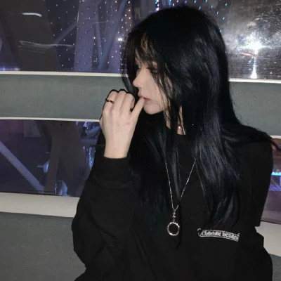 emo女生头像图片