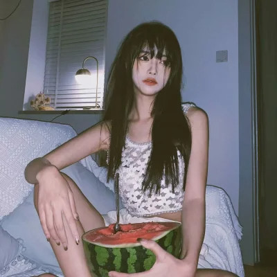 emo女生头像图片