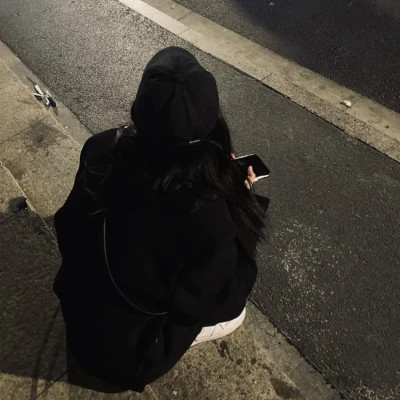 最新emo女生头像图片