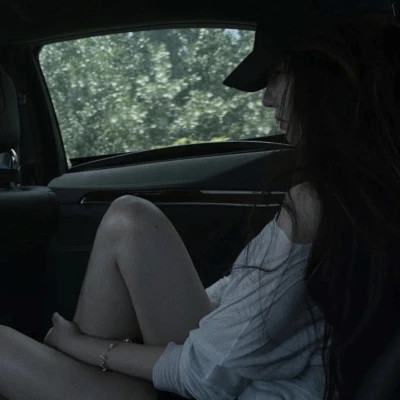 最新emo女生头像图片