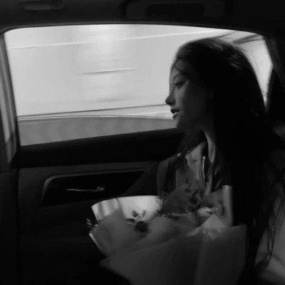 最新emo女生头像图片