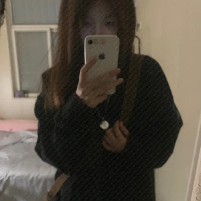 最新emo女生头像图片