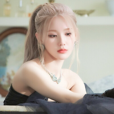女生有点emo又有点高级的头像图片
