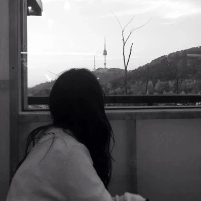 emo感满满的女生头像图片