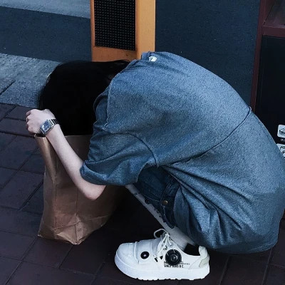 emo感满满的女生头像图片