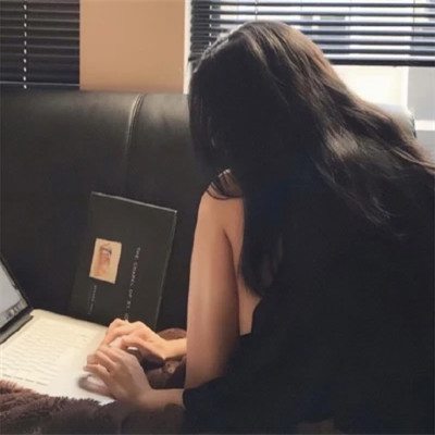 emo感满满的女生头像图片