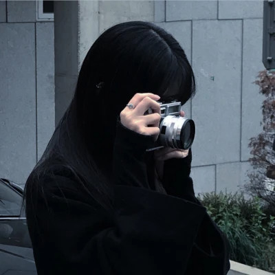emo感满满的女生头像图片