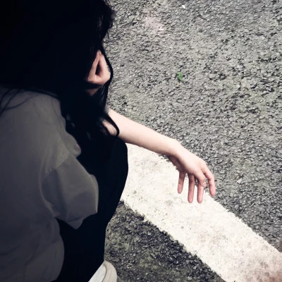 emo感满满的女生头像图片