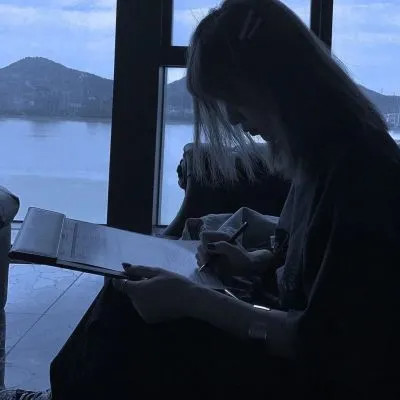 emo感满满的女生头像图片