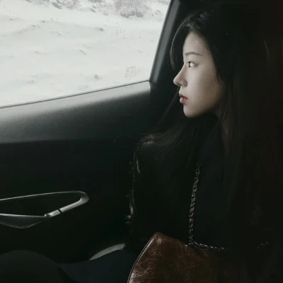 emo感满满的女生头像图片