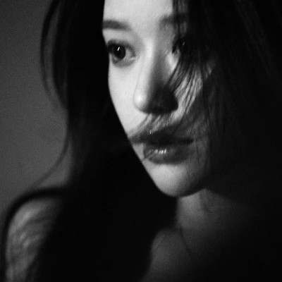emo感满满的女生头像图片