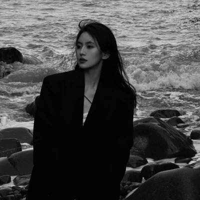 emo感满满的女生头像图片