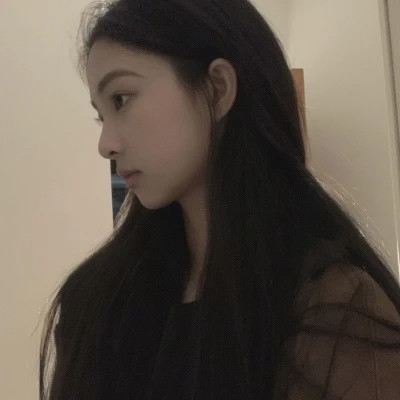 emo感满满的女生头像图片