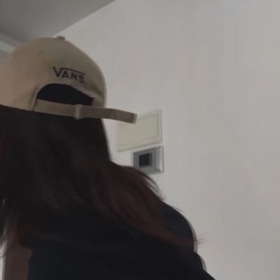 emo感满满的女生头像图片