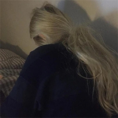 emo感满满的女生头像图片