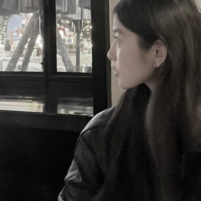 emo感满满的女生头像图片