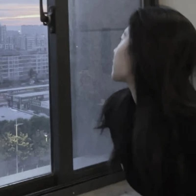 emo感满满的女生头像图片