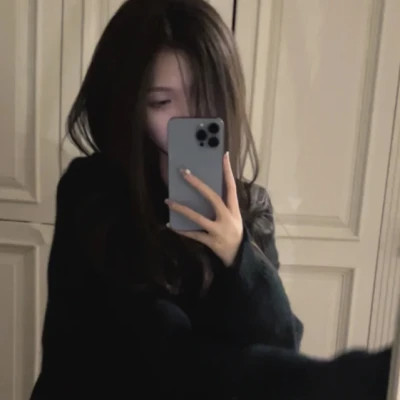 emo感满满的女生头像图片