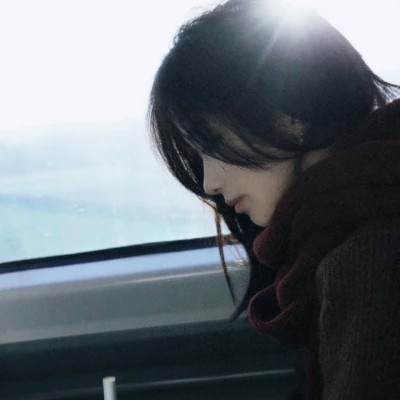 emo感满满的女生头像图片