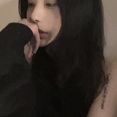 emo感满满的女生头像图片