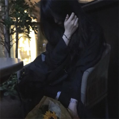 女生emo感拉满的头像图片