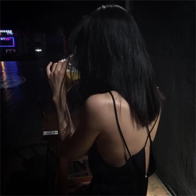 女生emo感拉满的头像图片
