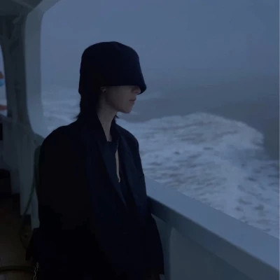 女生emo感拉满的头像图片