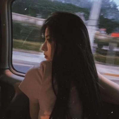 女生emo感拉满的头像图片