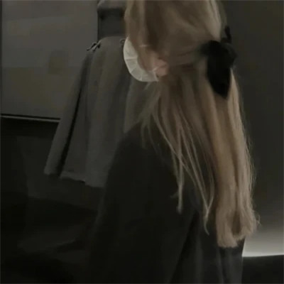 女生emo感拉满的头像图片