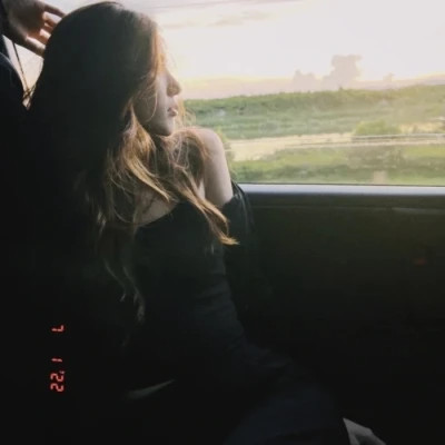 女生emo感拉满的头像图片