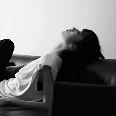 女生emo感拉满的头像图片