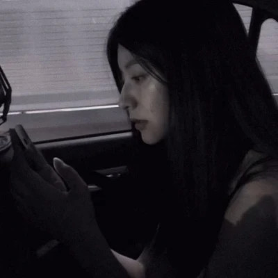 女生emo感拉满的头像图片