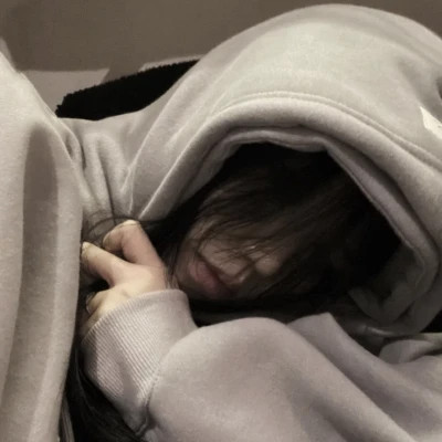 女生emo感拉满的头像图片