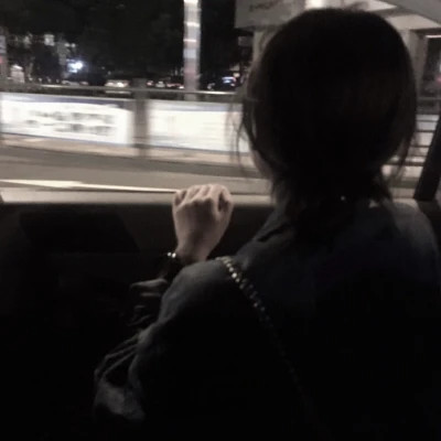 女生emo感拉满的头像图片