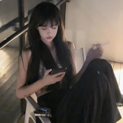 女生emo感拉满的头像图片