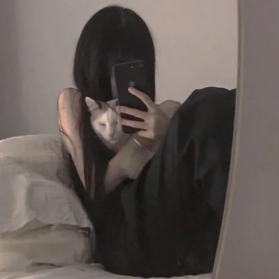 女生emo感拉满的头像图片