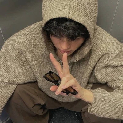 高质量男生头像图片