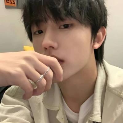 高质量男生头像图片