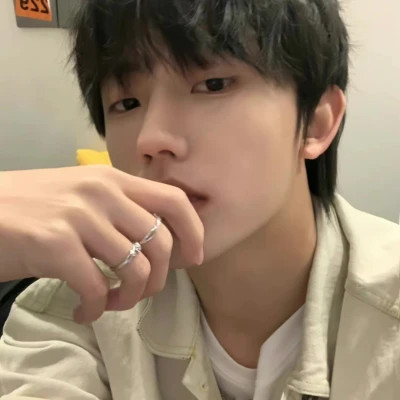 高质量男生头像图片