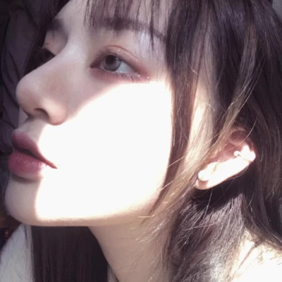 青春洋溢的少女头像