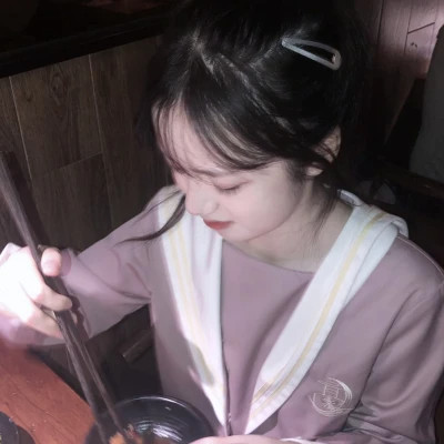 青春洋溢的少女头像