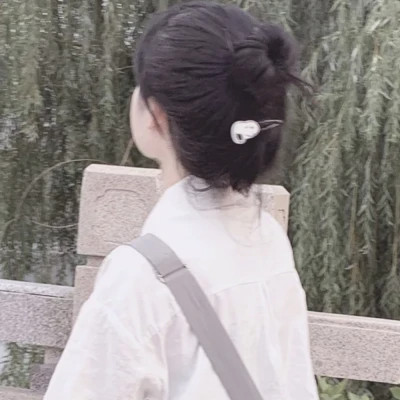 青春洋溢的少女头像