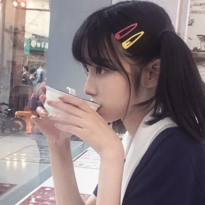 青春洋溢的少女头像