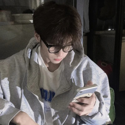 精选男生头像图片