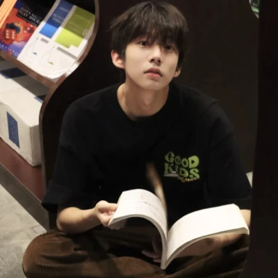 超级好看的男生头像