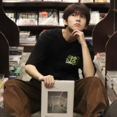 超级好看的男生头像