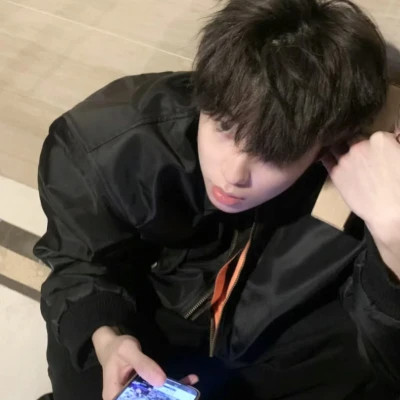 超级好看的男生头像